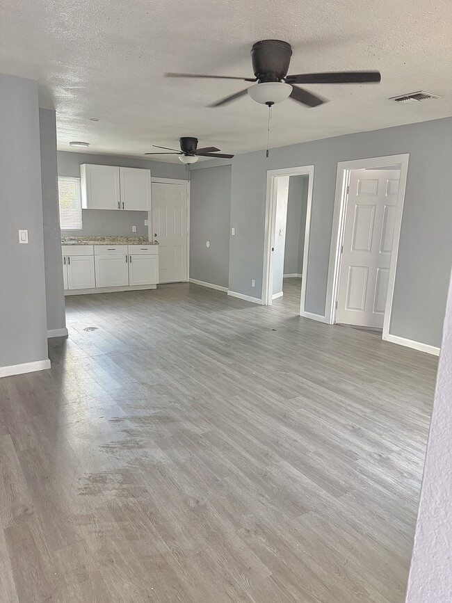 2615 W Morten Ave, Unit A in Phoenix, AZ - Building Photo - Building Photo