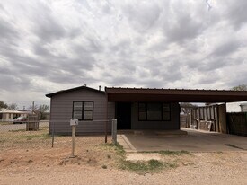 1401 Ave M in Abernathy, TX - Building Photo
