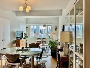 141 Dorchester Ave, Unit 1005 in Boston, MA - Building Photo - Building Photo