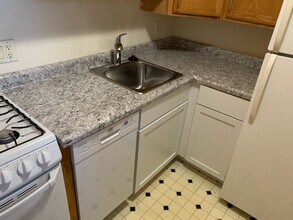 1224 Vilas Ave, Unit 2 in Madison, WI - Foto de edificio - Building Photo