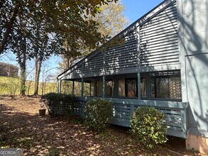 180 Woodstone Dr in Athens, GA - Building Photo - Building Photo