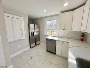 328 Bloomfield Ave in Caldwell, NJ - Building Photo - Building Photo