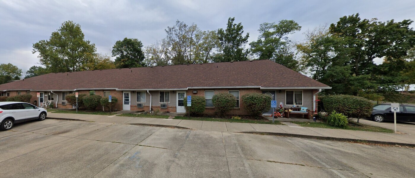 679 S Main St in Georgetown, OH - Building Photo