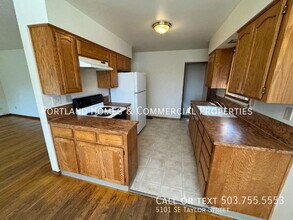 5101 SE Taylor St in Portland, OR - Foto de edificio - Building Photo