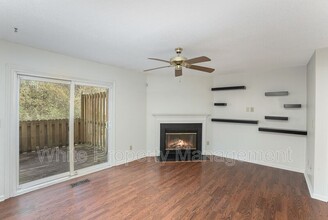 1303 Maple Shade Ln in Charlotte, NC - Building Photo - Building Photo