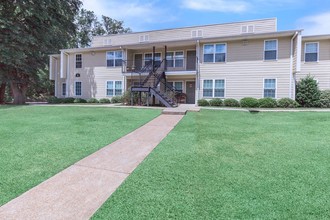 Pride Gardens Apartments in Flora, MS - Building Photo - Building Photo