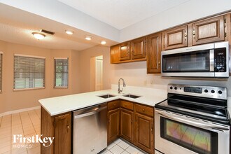 2790 Ravines Rd in Middleburg, FL - Foto de edificio - Building Photo