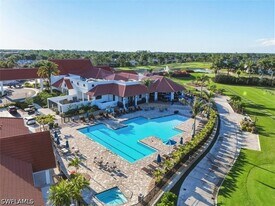 7320 Glenmoor Ln in Naples, FL - Building Photo
