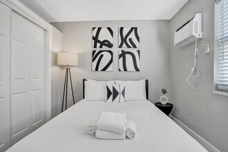 50 Davie Blvd in Fort Lauderdale, FL - Building Photo - Building Photo