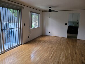 1410 Venice Blvd. in Venice, CA - Foto de edificio - Building Photo