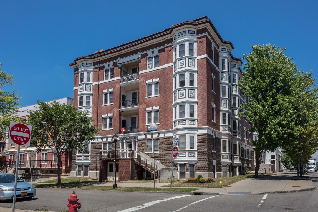 Elmwood-Anderson Place Apartments in Buffalo, NY - Foto de edificio