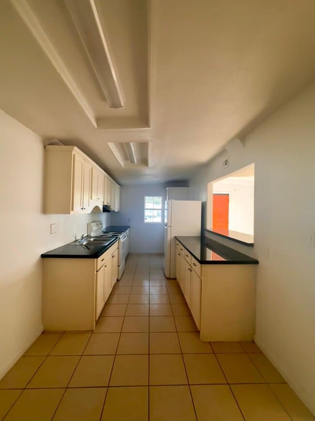 1009 Stone St in Weslaco, TX - Building Photo - Building Photo