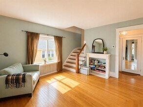 21 Chetwynd Rd, Unit 1 in Somerville, MA - Foto de edificio - Building Photo