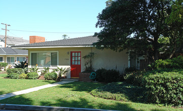 1500-1600 Clay St in Newport Beach, CA - Building Photo - Building Photo