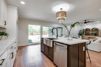 Bright Northwest Dallas home on large quar in Dallas, TX - Building Photo - Building Photo