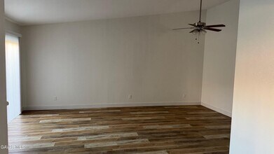 37626 12th St E in Palmdale, CA - Building Photo - Building Photo