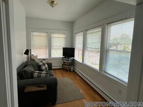 62 Algonquin Rd in Newton, MA - Building Photo - Building Photo