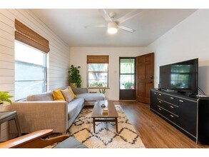 3011 E 17th St in Austin, TX - Building Photo - Building Photo