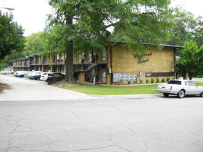 Highland Court in Birmingham, AL - Building Photo - Building Photo