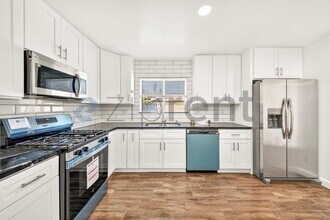 1421 Astoria Pl in Oxnard, CA - Building Photo - Building Photo