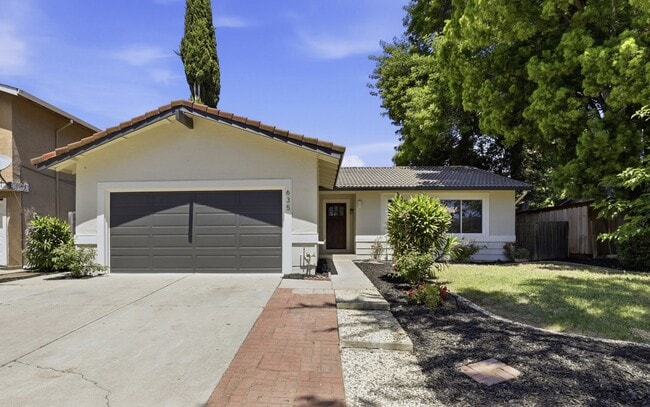 property at 635 Glenview Ct