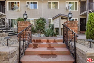 10610 Landale St in Los Angeles, CA - Building Photo - Building Photo