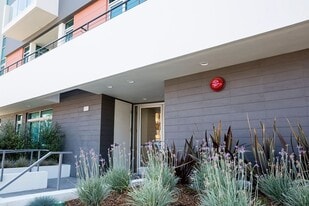 938 S. Orange Grove Avenue in Los Angeles, CA - Building Photo