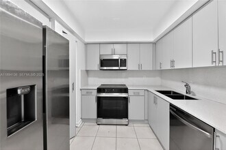 7001 NW 15th St in Plantation, FL - Building Photo - Building Photo