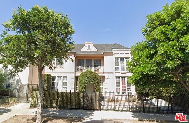 property at 933 S Hobart Blvd