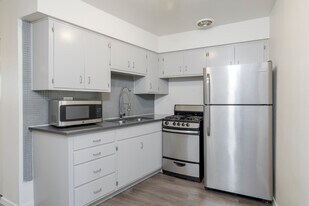 Carol Mary in Phoenix, AZ - Building Photo