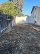10672 Linden Ave in Bloomington, CA - Building Photo - Building Photo