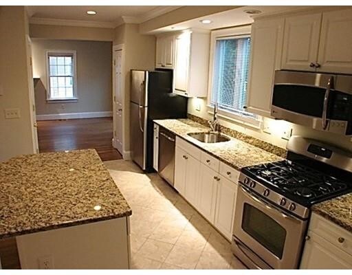 7 Avon Pl in Arlington, MA - Building Photo