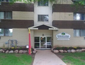 1401 S Driscoll St in Appleton, WI - Building Photo - Building Photo