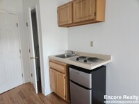 1067 Beacon St, Unit 4 in Brookline, MA - Foto de edificio - Building Photo