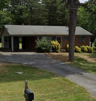 3882 S Olivers Xrd in Newton, NC - Building Photo