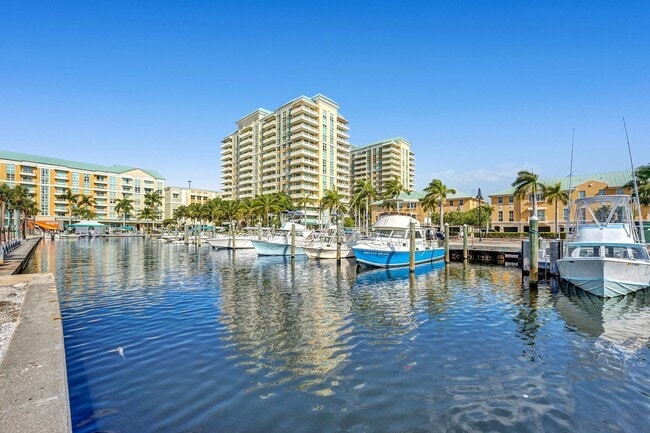 property at 625 Casa Loma Blvd
