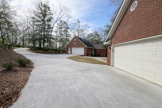213 Falcon Crest in Warner Robins, GA - Building Photo - Building Photo