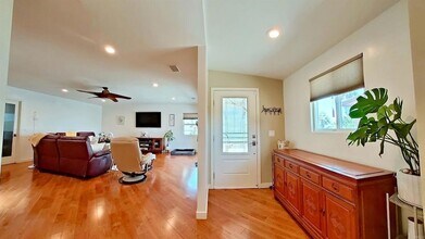 1150 Marine View Dr in Vista, CA - Building Photo - Building Photo