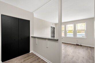 644-650-650 Center Ave in West View, PA - Foto de edificio - Building Photo