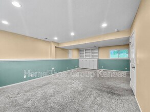 628 NE 99th St in Kansas City, MO - Building Photo - Building Photo