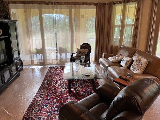 1277 Rialto Way in Naples, FL - Building Photo - Building Photo