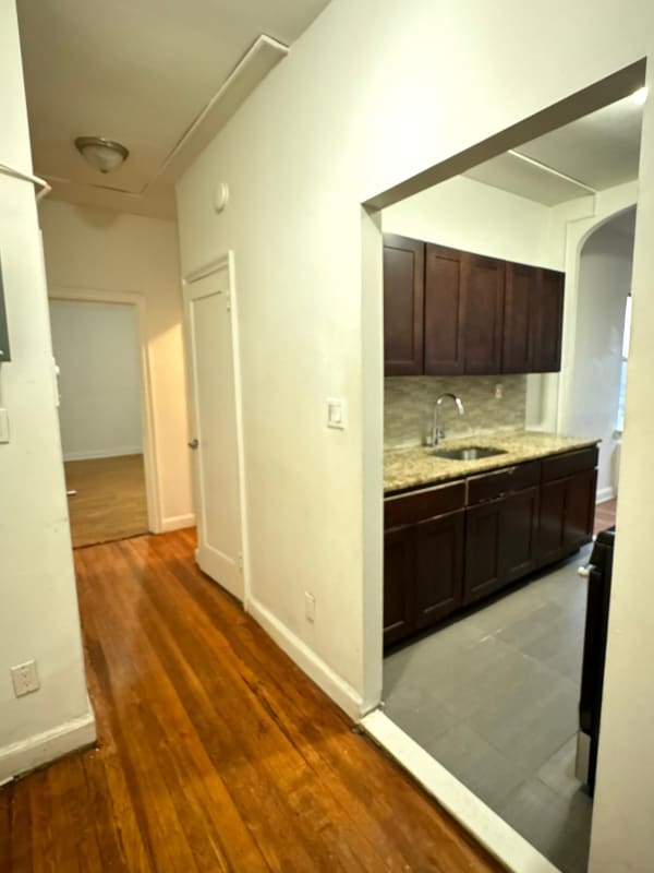 129 N Walnut St in East Orange, NJ - Foto de edificio - Building Photo