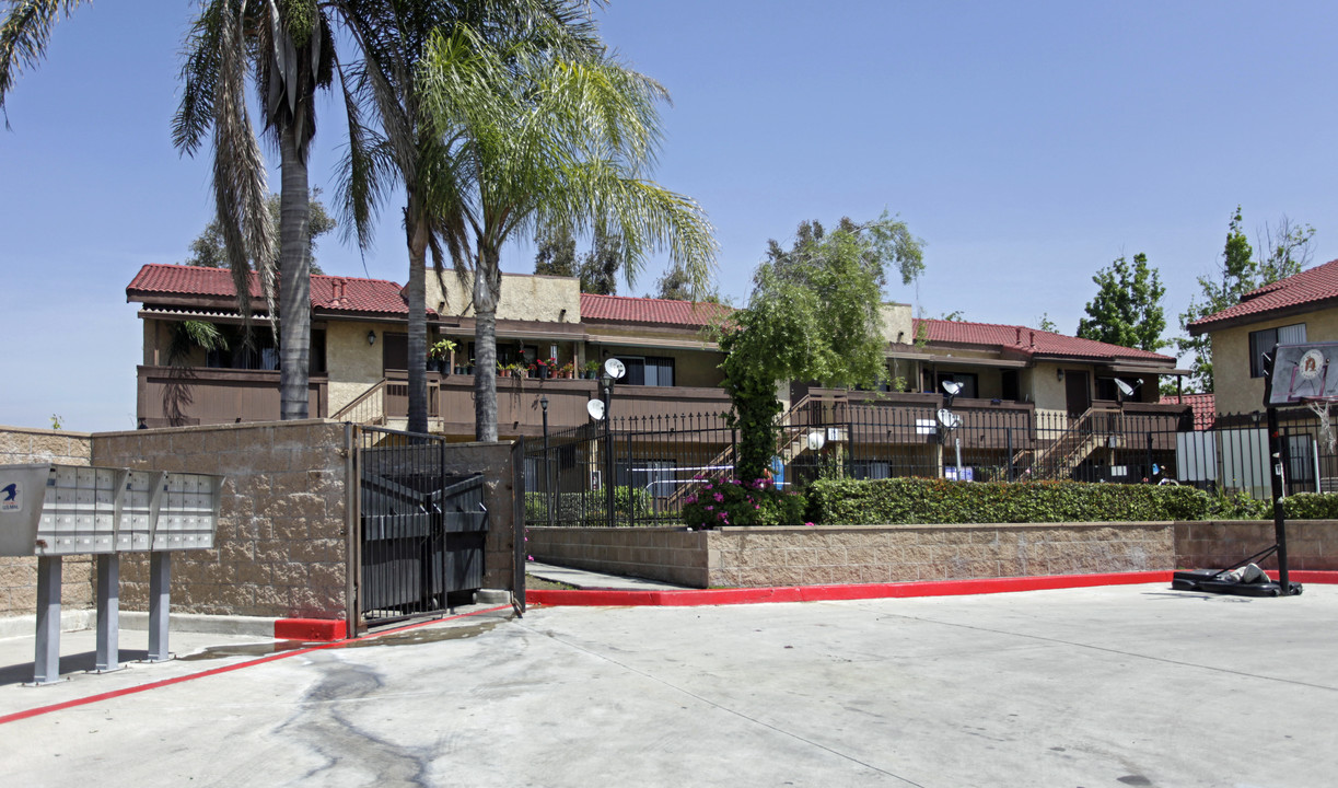 Arrow Park Apartments in Fontana, CA - Building Photo