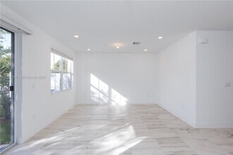 17172 SW 2nd St in Pembroke Pines, FL - Building Photo - Building Photo