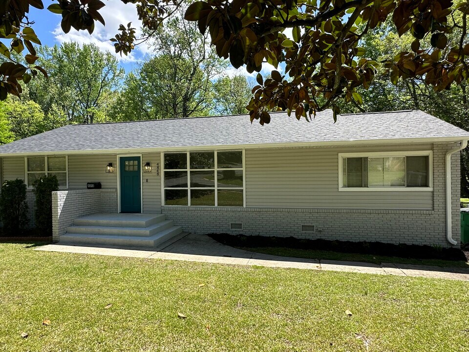 4848 Gilmore Dr in Charlotte, NC - Building Photo