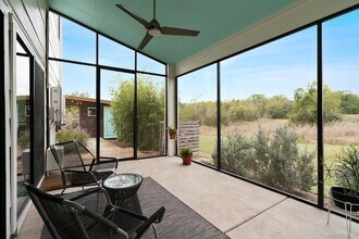 5725 Toscana Ave in Austin, TX - Foto de edificio - Building Photo