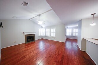 70 Cokeberry Ct in Spring, TX - Building Photo - Building Photo