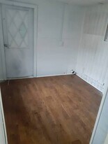 842 W Pine St in Coal Township, PA - Building Photo