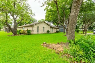 6978 Hunnicut Ct in Dallas, TX - Building Photo - Building Photo