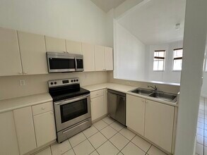 1651 SE 28th Ct, Unit 203 in Homestead, FL - Foto de edificio - Building Photo
